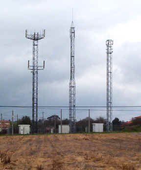 antenas-telefonia-movil.JPG (9760 bytes)