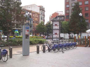 gijon-plaza-parchis.JPG (24639 bytes)